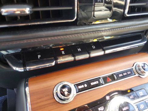 Certified 2020 Lincoln Aviator Reserve image 23