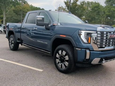 New 2025 GMC Sierra 2500 Denali w/ Denali Reserve Package image 2