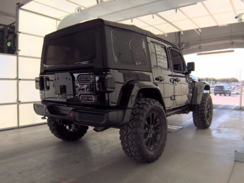 Used 2023 Jeep Wrangler Unlimited Sahara AWD/4WD image 2
