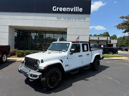Used 2021 Jeep Gladiator Sport AWD/4WD image 1