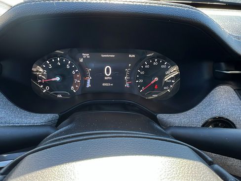 Used 2024 Jeep Compass Latitude image 28