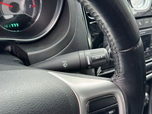 Used 2011 Chrysler 200 Touring image 25