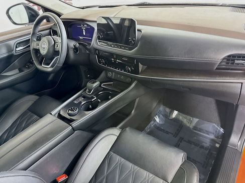 Used 2021 Nissan Rogue Platinum image 35