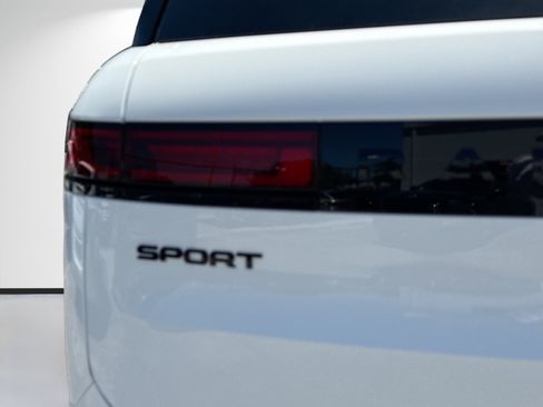 New 2026 Land Rover Range Rover Sport Dynamic SE AWD/4WD image 10