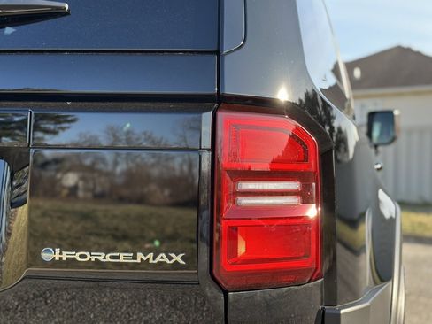 Used 2025 Toyota Land Cruiser image 12