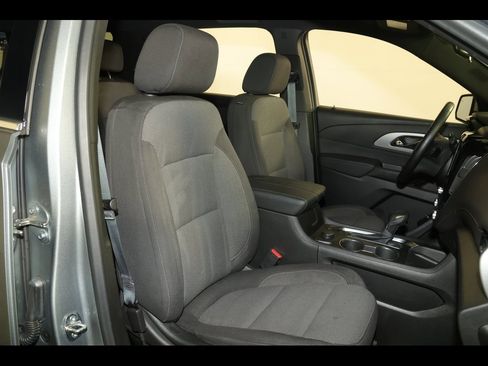 Used 2023 Chevrolet Traverse LT image 30