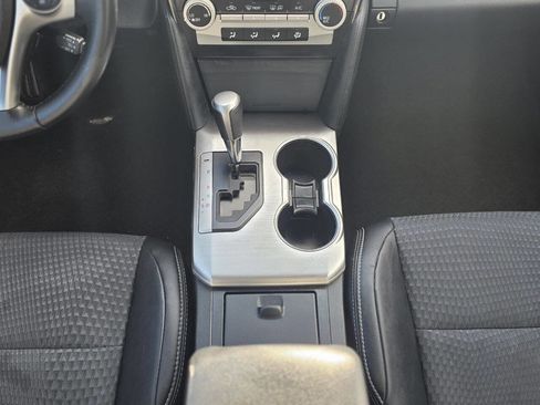 Used 2014 Toyota Camry SE image 14