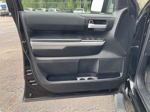 Used 2021 Toyota Tundra SR5 w/ SR5 Upgrade Package AWD/4WD image 12