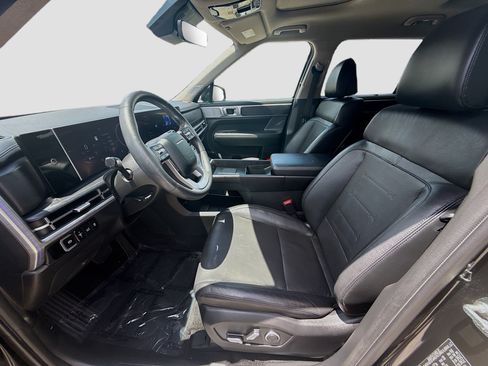 Used 2024 Hyundai Santa Fe Limited AWD/4WD image 16