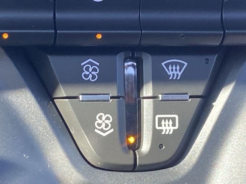 Used 2021 Chevrolet Blazer RS w/ Enhanced Convenience Package image 38