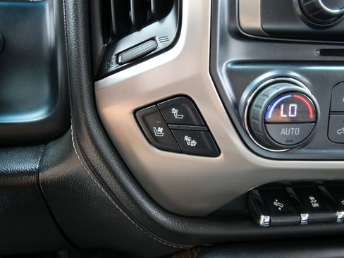 Used 2018 GMC Sierra 2500 Denali w/ Duramax Plus Package AWD/4WD image 31
