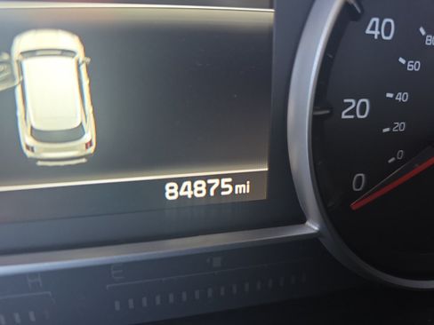 Used 2023 Kia Sorento LX FWD image 11