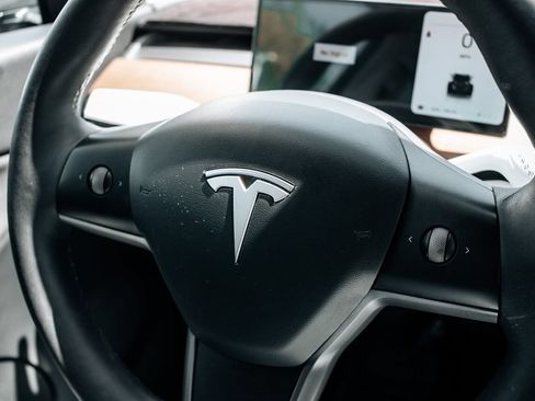 Used 2021 Tesla Model Y 2WD image 24