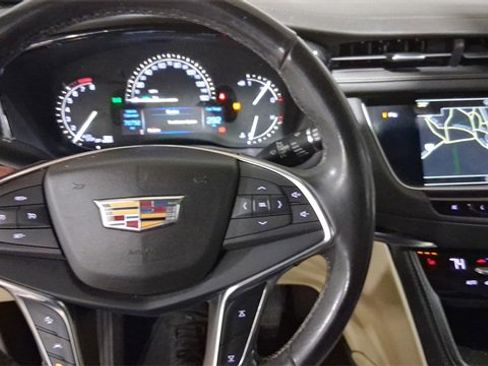 Used 2018 Cadillac XT5 Luxury w/ Driver Awareness Package image 12