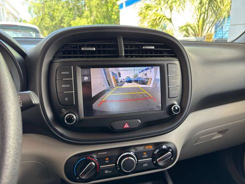 Used 2025 Kia Soul LX w/ LX Technology Package FWD image 24