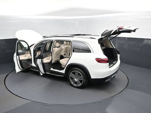 Used 2024 Mercedes-Benz GLS 450 4MATIC image 47
