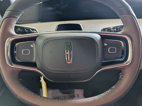 New 2025 Lincoln Navigator Reserve image 19