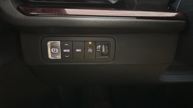Used 2024 Chevrolet Traverse Z71 w/ LPO, Floor Liner Package AWD/4WD image 33