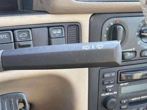 Used 2002 Volvo C70 LT FWD image 19
