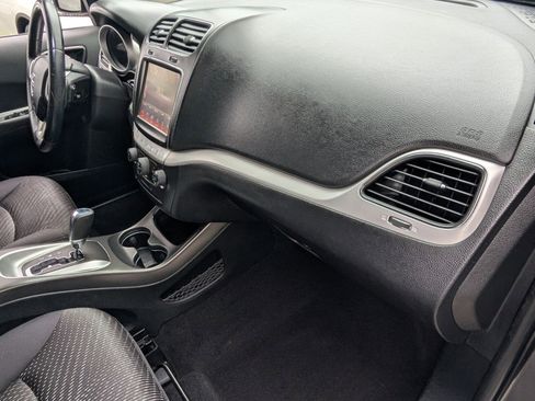 Used 2015 Dodge Journey SXT w/ Flexible Seating Group image 17