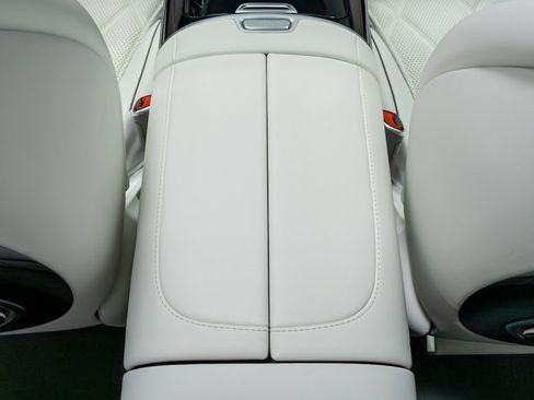 Used 2023 Mercedes-Benz Maybach S 680 4MATIC image 42
