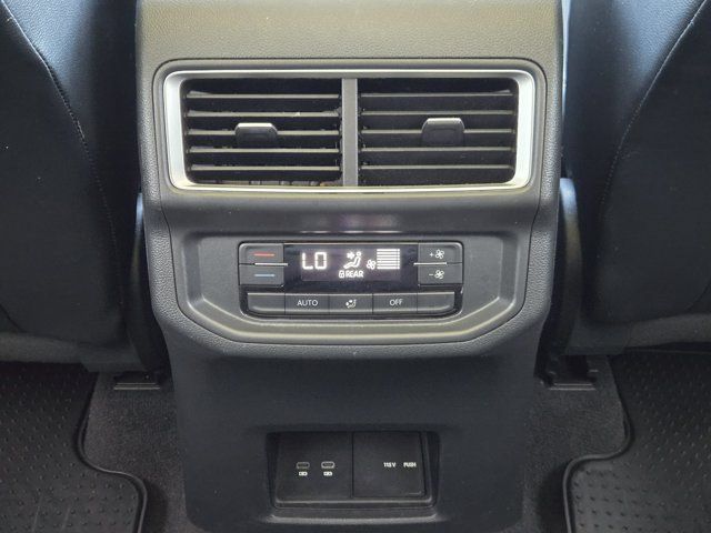 Used 2024 Volkswagen Atlas SE w/ Panoramic Sunroof Package FWD image 28