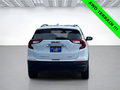Used 2023 GMC Terrain SLE w/ Driver Convenience Package image 6