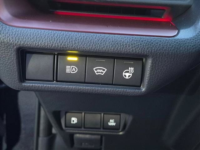 Used 2026 Toyota Prius Plug-In Hybrid FWD image 4