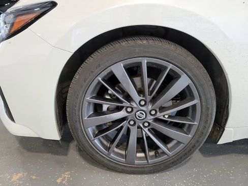 Used 2019 Nissan Maxima Platinum w/ Reserve Package FWD image 11