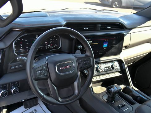 Used 2022 GMC Sierra 1500 AT4 w/ AT4 Premium Package image 18