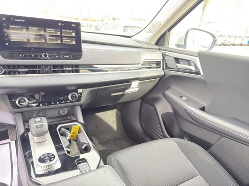 Used 2025 Mitsubishi Outlander ES image 26