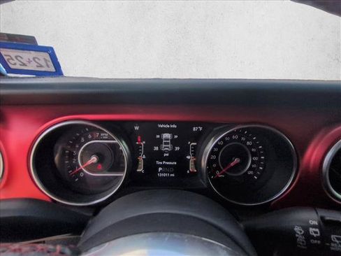 Used 2018 Jeep Wrangler Unlimited Rubicon AWD/4WD image 10