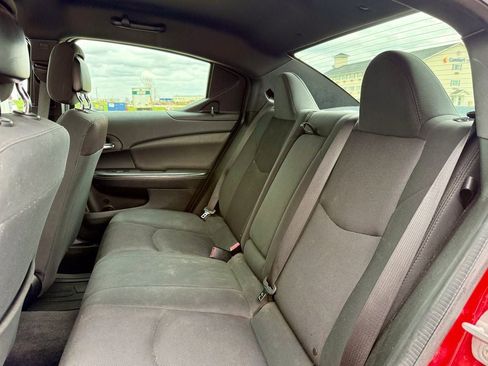 Used 2014 Dodge Avenger SE FWD image 12