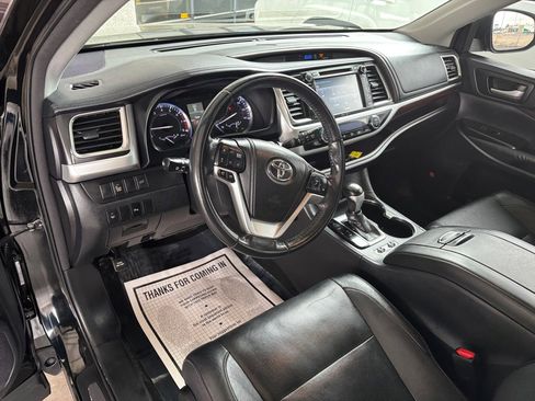 Used 2014 Toyota Highlander Limited image 7