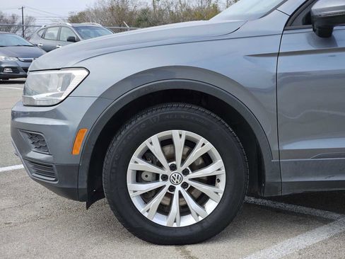 Used 2018 Volkswagen Tiguan S image 8