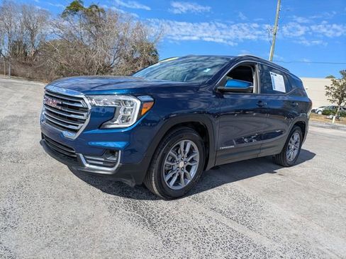 Used 2022 GMC Terrain SLT w/ Infotainment Package II image 8
