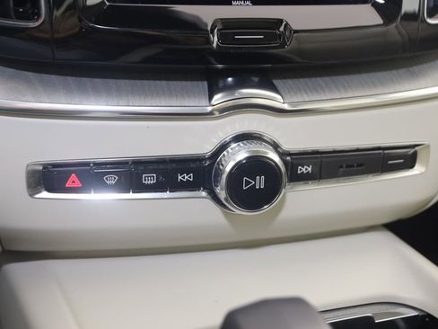 Used 2023 Volvo XC60 B5 Plus w/ Climate Package image 29