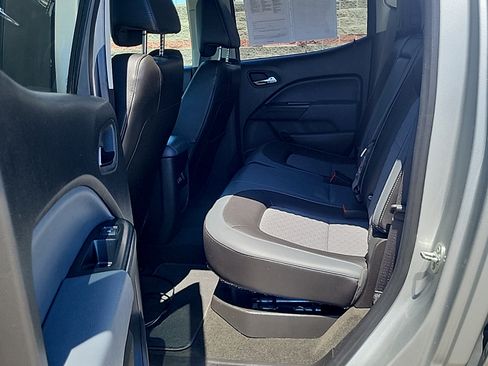 Used 2017 Chevrolet Colorado Z71 AWD/4WD image 12