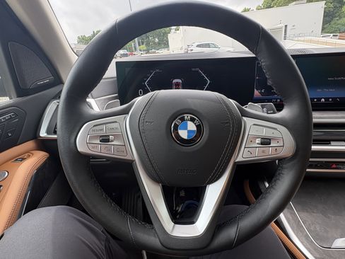 Used 2026 BMW X7 xDrive40i AWD/4WD image 19