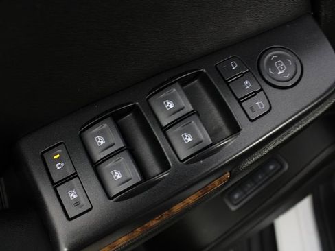 Used 2019 Chevrolet Tahoe Premier image 16