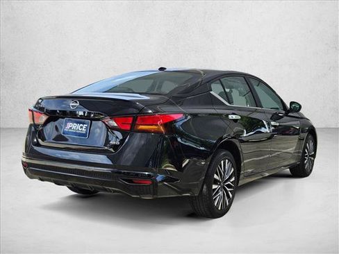 Used 2025 Nissan Altima 2.5 SV AWD/4WD image 5