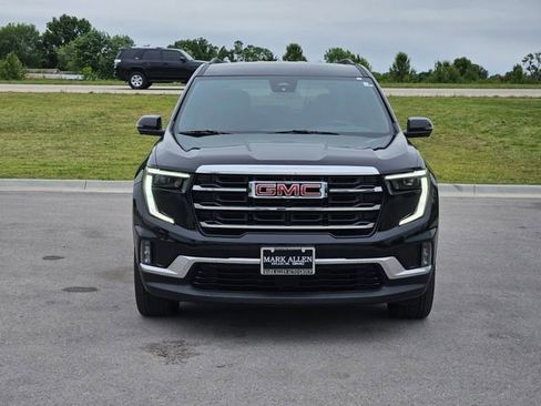 Used 2024 GMC Acadia Elevation FWD image 2