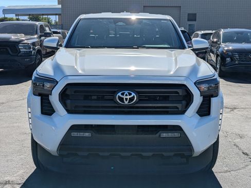 Used 2025 Toyota Tacoma SR5 AWD/4WD image 11