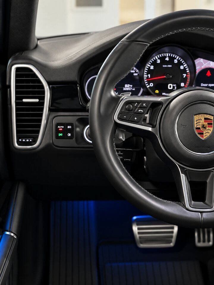 Used 2019 Porsche Cayenne S AWD/4WD image 14