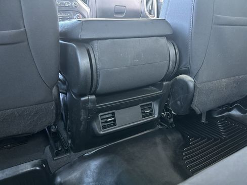 Used 2021 Chevrolet Silverado 1500 LT image 15