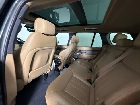 Used 2025 Land Rover Range Rover SE AWD/4WD image 29