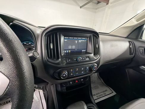 Used 2019 Chevrolet Colorado W/T w/ WT Convenience Package RWD image 16