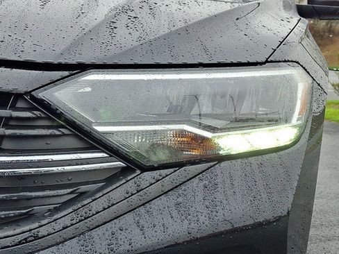 Used 2024 Volkswagen Jetta Sport image 10