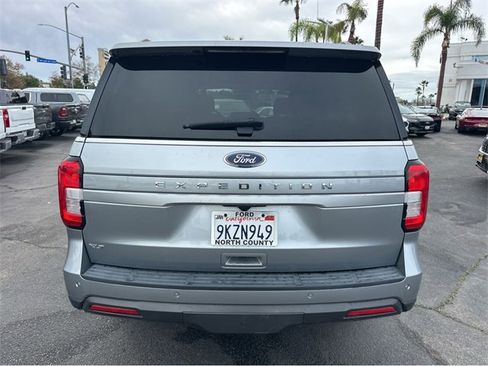 Certified 2022 Ford Expedition XLT image 5