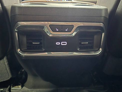 Used 2024 GMC Sierra 2500 Denali Ultimate AWD/4WD image 20